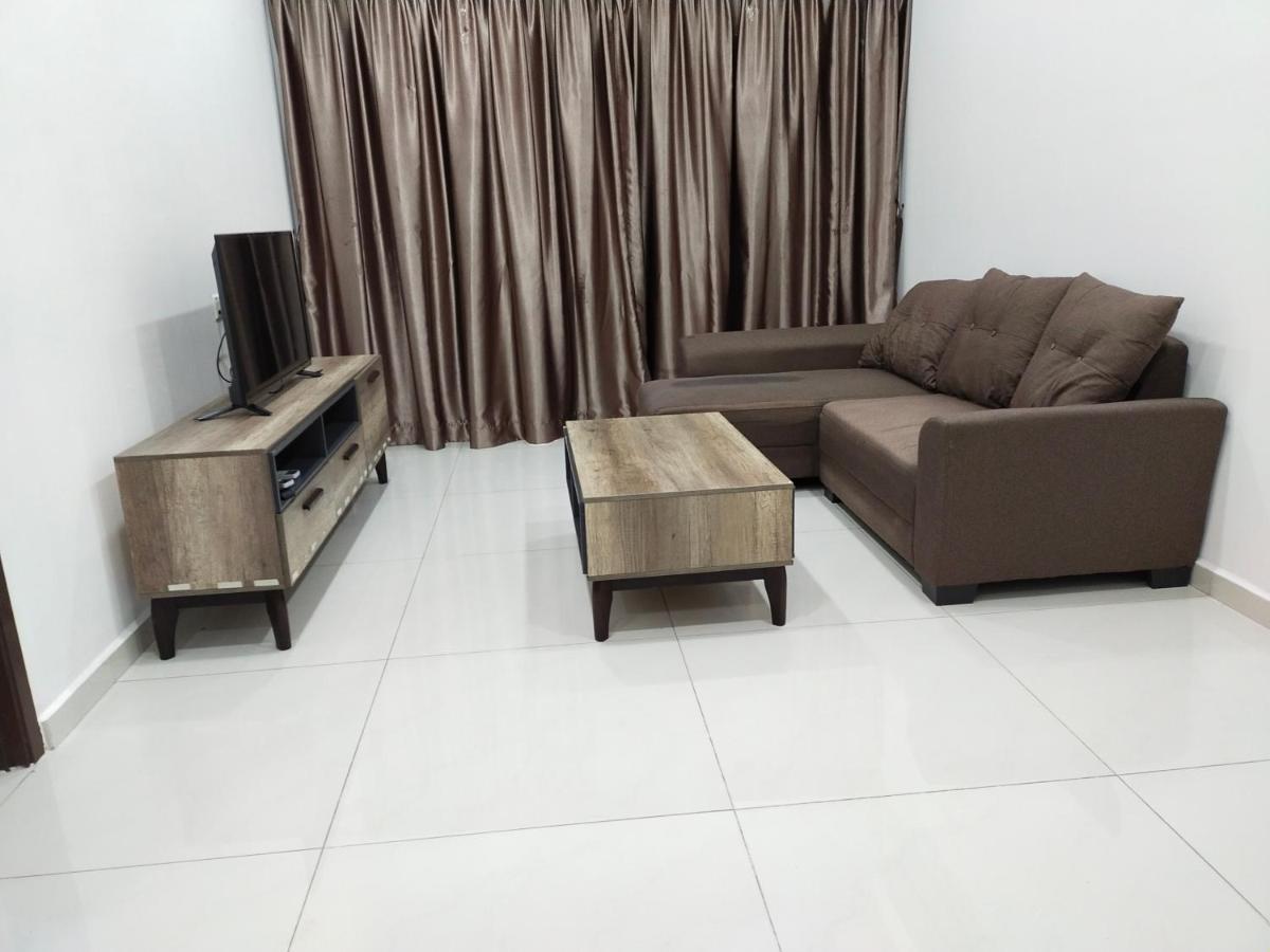 Rainbow Homestay Johor Bahru Exterior foto